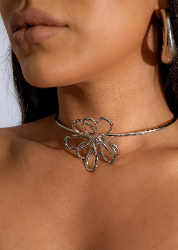 Shop Classic Women's Necklaces & Pendants with a Modern Twist-Give Her Flower Choker Silver Shop Classic Women's Necklaces & Pendants with a Modern Twist-Give Her Flower Choker Silver