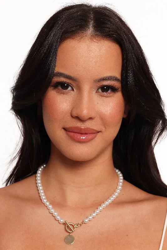 Shop Classic Women's Necklaces & Pendants with a Modern Twist-Leni Necklace - Pearl Shop Classic Women's Necklaces & Pendants with a Modern Twist-Leni Necklace - Pearl