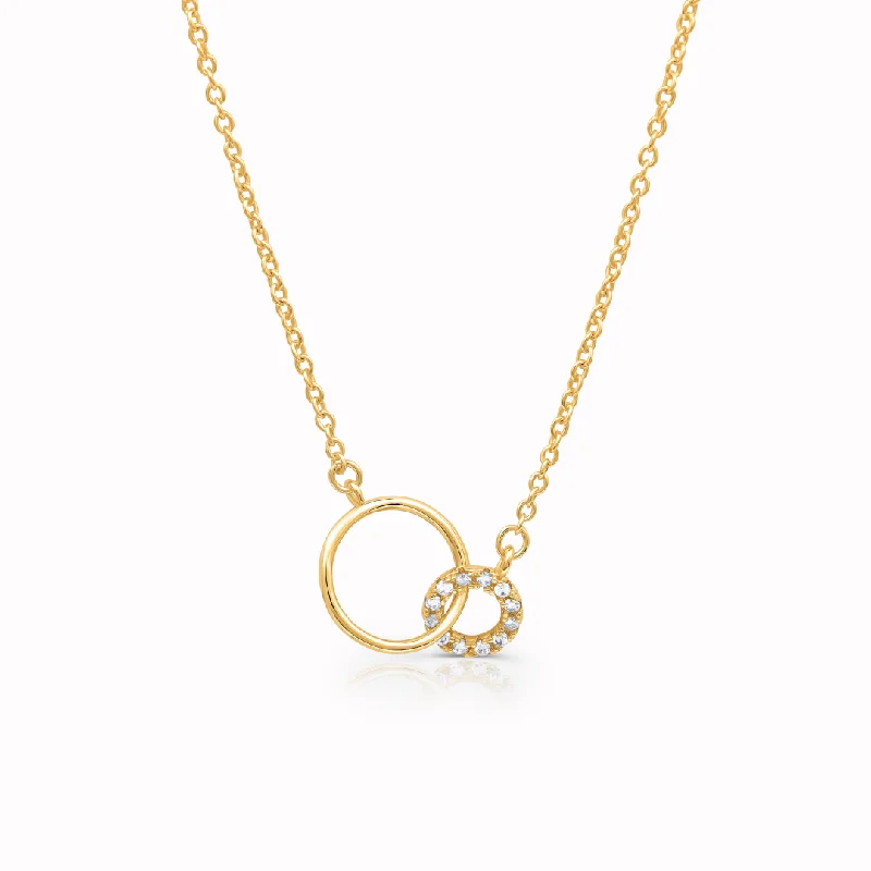 Shop Classic Women's Necklaces & Pendants with a Modern Twist-Mother & Daughter - Unbreakable Link Necklace Shop Classic Women's Necklaces & Pendants with a Modern Twist-Mother & Daughter - Unbreakable Link Necklace